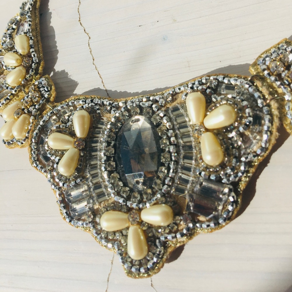 Elegant pearl & stone necklace